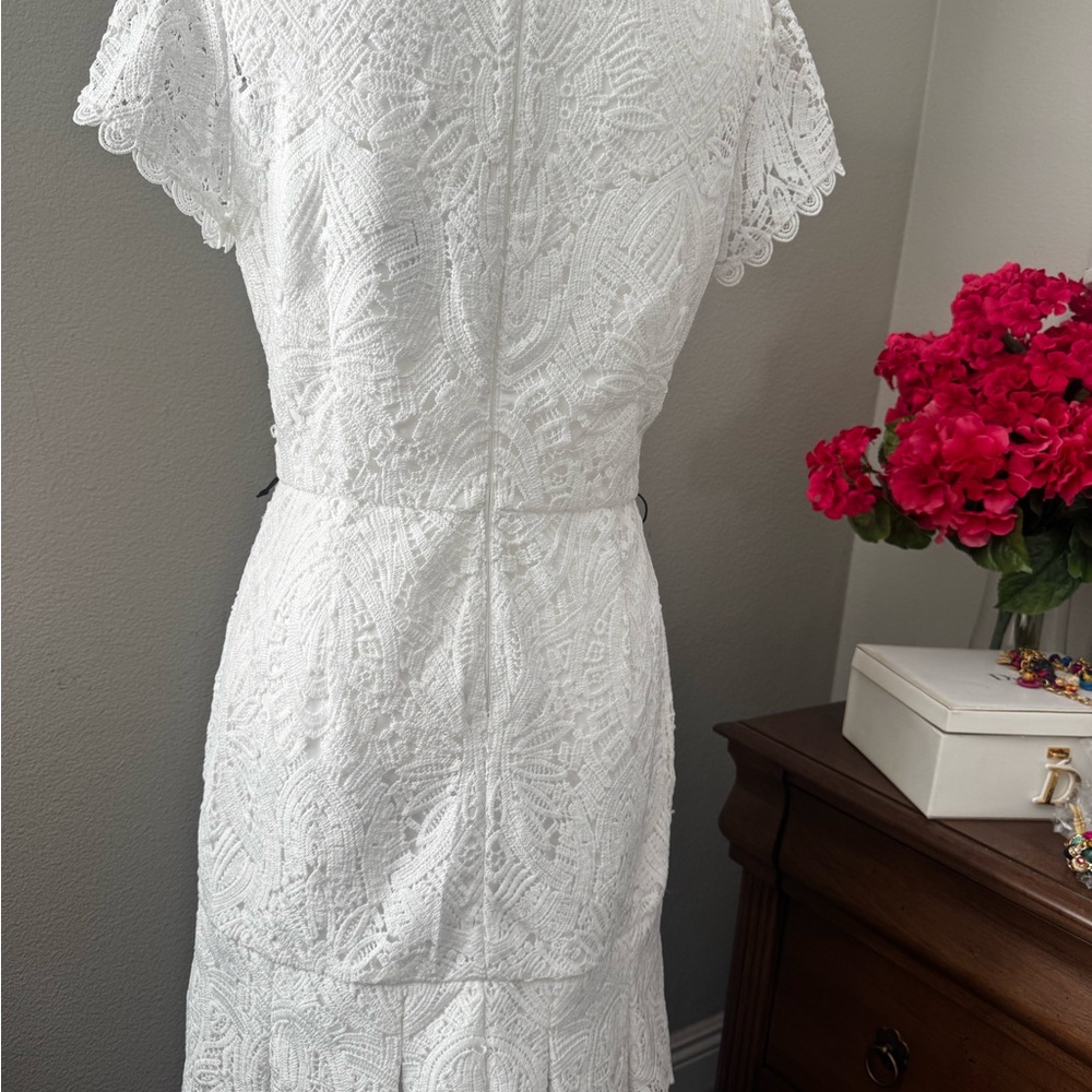 White House Black Market Lace white dress - Picture 4 of 9